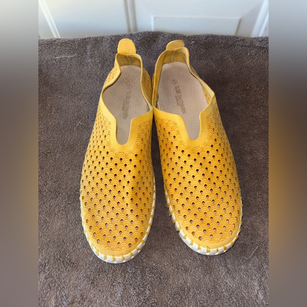 Ilse Jacobsen yellow perforated slip on shoes size 41